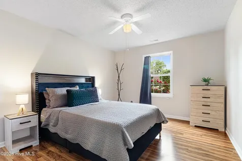 2328 N Lakeview Drive Newport NC 28570