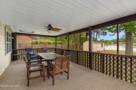2328 N Lakeview Drive Newport NC 28570