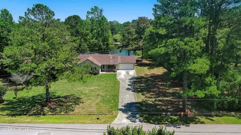 2328 N Lakeview Drive Newport NC 28570