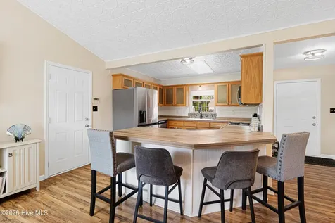 2328 N Lakeview Drive Newport NC 28570