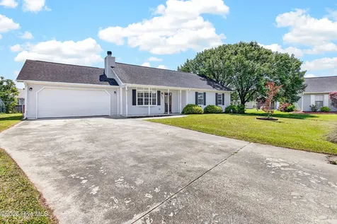 407 Alec Court Hubert NC 28539