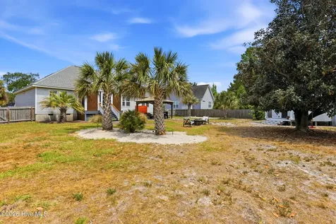 8504 Lakeview Drive Wilmington NC 28412