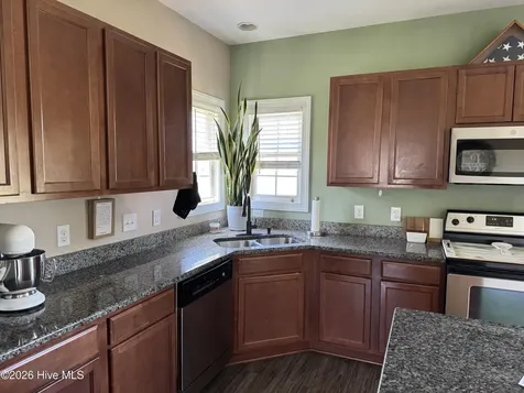 503 Newhan Court Hubert NC 28539
