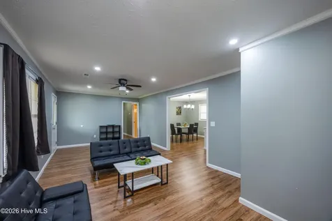 122 W Pine Forest Road Mount Olive NC 28365