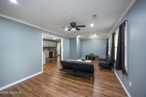 122 W Pine Forest Road Mount Olive NC 28365