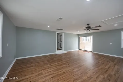 122 W Pine Forest Road Mount Olive NC 28365