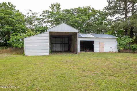 122 W Pine Forest Road Mount Olive NC 28365