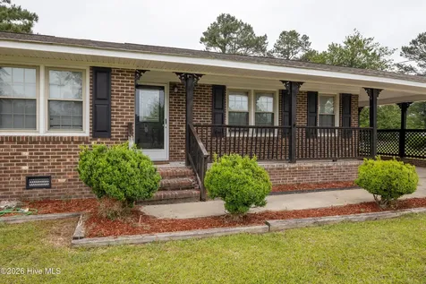 122 W Pine Forest Road Mount Olive NC 28365