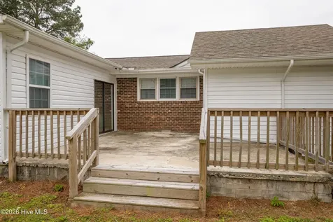122 W Pine Forest Road Mount Olive NC 28365