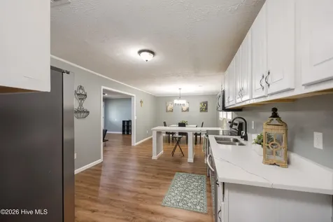 122 W Pine Forest Road Mount Olive NC 28365