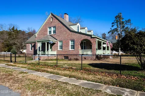 502 W Roseboro Street Roseboro NC 28382