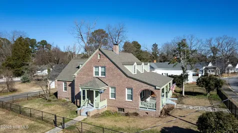 502 W Roseboro Street Roseboro NC 28382