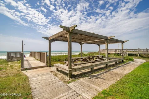 2905 Pointe West Drive Emerald Isle NC 28594