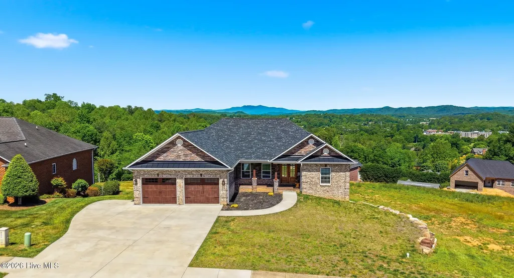 418 Huntington Woods Drive N Lenoir NC 28645