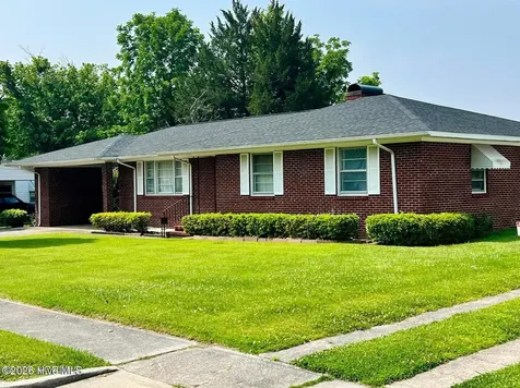 506 S Haughton Street Williamston NC 27892
