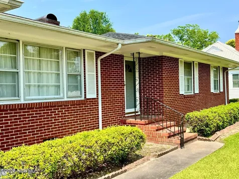 506 S Haughton Street Williamston NC 27892