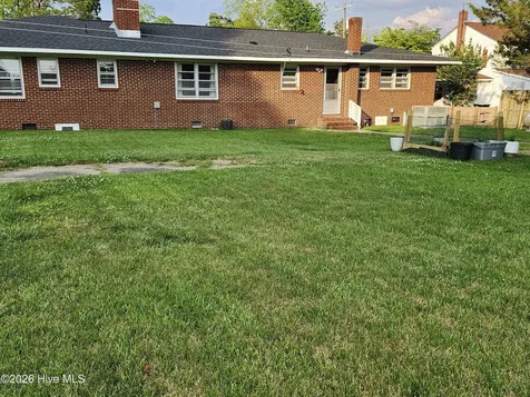 506 S Haughton Street Williamston NC 27892