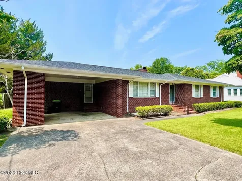 506 S Haughton Street Williamston NC 27892