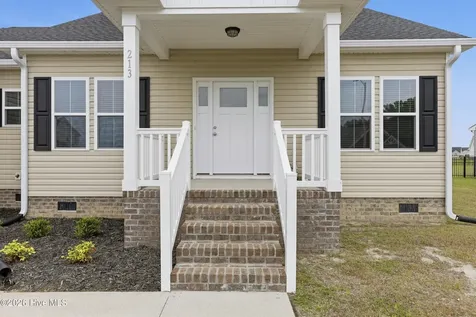 213 Pleasant Drive Elizabeth City NC 27909