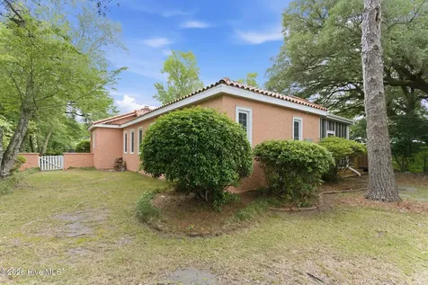 1411 Hawthorne Road Wilmington NC 28403