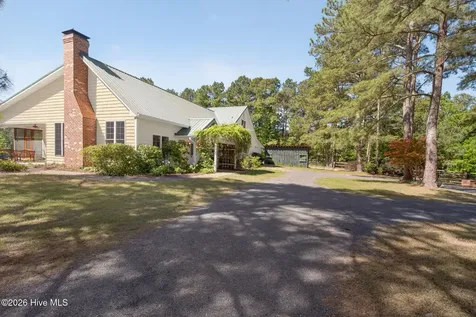 2265 Lakebay Road Vass NC 28394