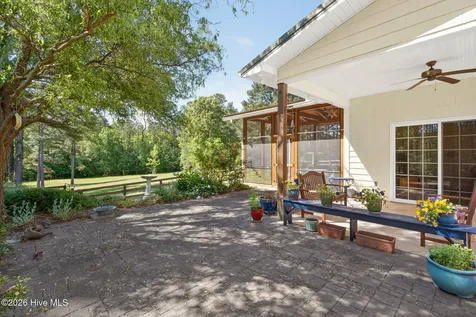 2265 Lakebay Road Vass NC 28394