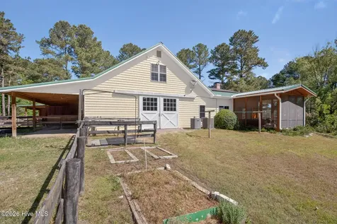 2265 Lakebay Road Vass NC 28394