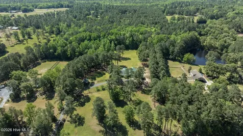 2265 Lakebay Road Vass NC 28394