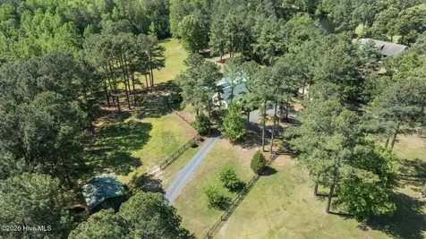 2265 Lakebay Road Vass NC 28394