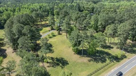 2265 Lakebay Road Vass NC 28394