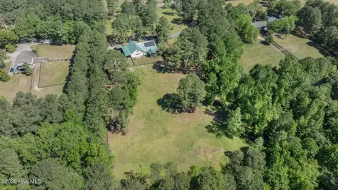 2265 Lakebay Road Vass NC 28394