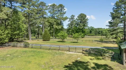 2265 Lakebay Road Vass NC 28394