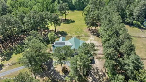 2265 Lakebay Road Vass NC 28394