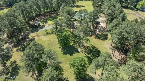 2265 Lakebay Road Vass NC 28394