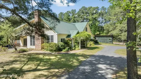2265 Lakebay Road Vass NC 28394