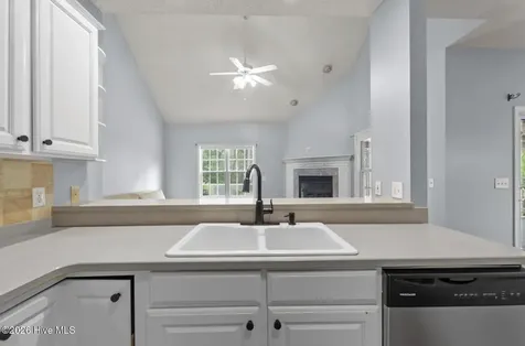 1316 Devonshire Trail Aberdeen NC 28315