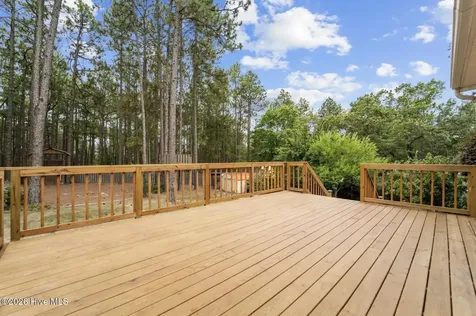 1316 Devonshire Trail Aberdeen NC 28315