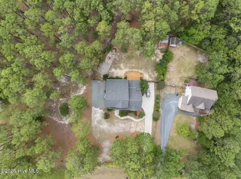 1316 Devonshire Trail Aberdeen NC 28315