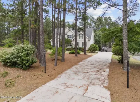1316 Devonshire Trail Aberdeen NC 28315