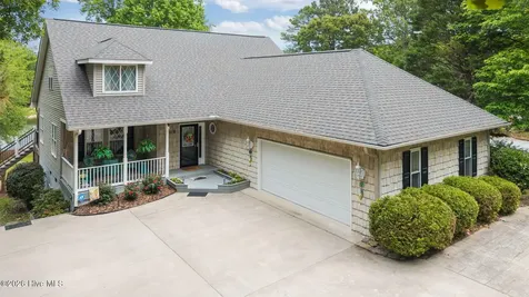 110 Sandspur Lane Seven Lakes NC 27376