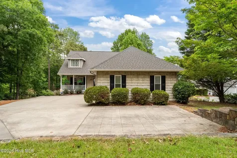 110 Sandspur Lane Seven Lakes NC 27376