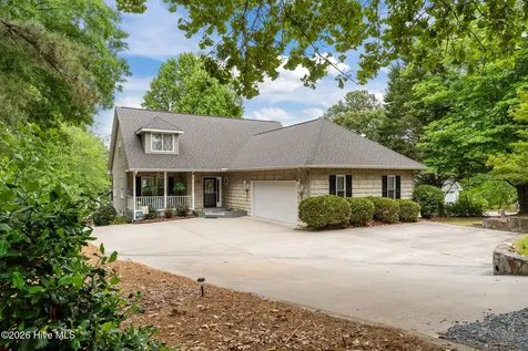 110 Sandspur Lane Seven Lakes NC 27376