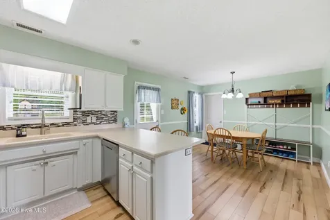 102 Tobacco Road New Bern NC 28562
