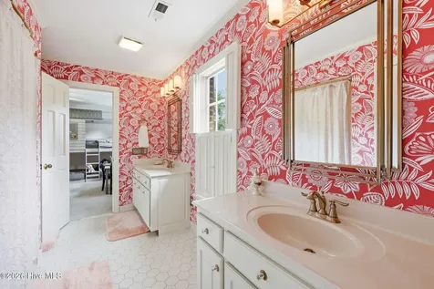 932 Small Drive Elizabeth City NC 27909