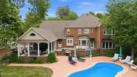 932 Small Drive Elizabeth City NC 27909