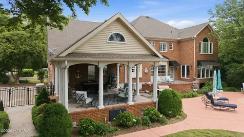 932 Small Drive Elizabeth City NC 27909