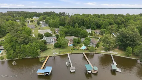 932 Small Drive Elizabeth City NC 27909