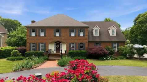932 Small Drive Elizabeth City NC 27909