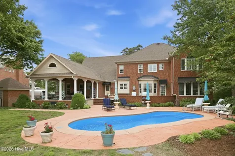 932 Small Drive Elizabeth City NC 27909