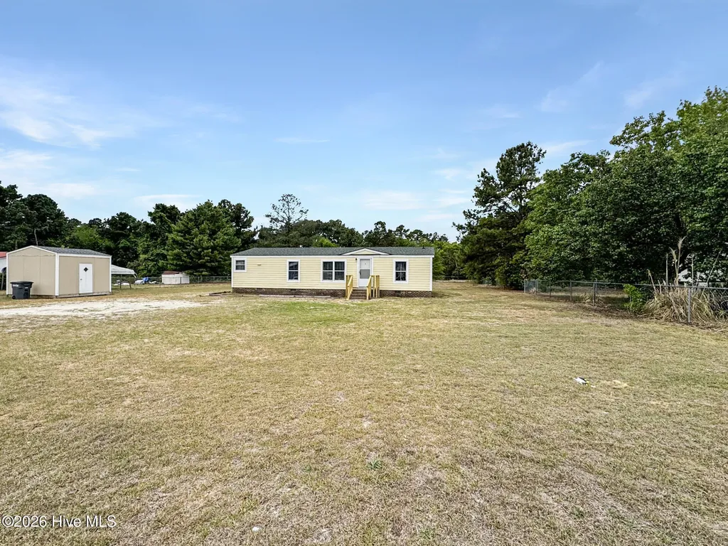 156 Countryside Drive Aberdeen NC 28315